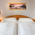 Villa Moenchgut Ferienwohnung 8